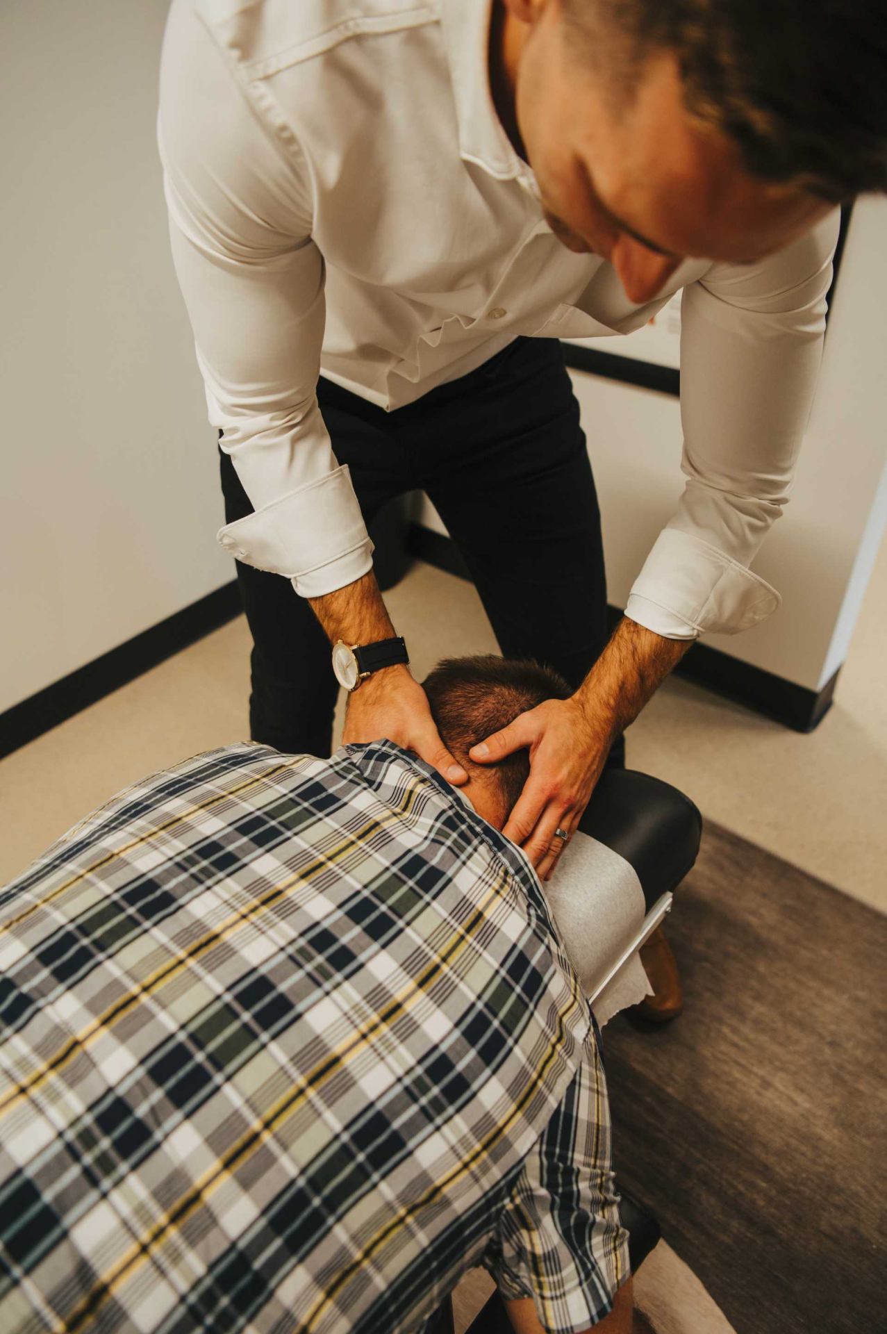 Holistic Chiropractor Near Me vs. Traditional Chiropractor